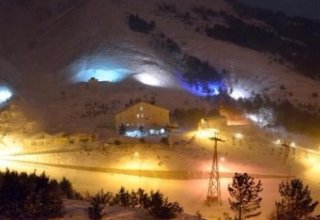 Erzurum'un Palandöken kayak tesislerindeki jandarma karakoluna çığ düştü