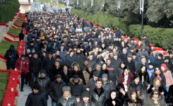 Azərbaycan ictimaiyyəti 20 Yanvar faciəsi qurbanlarının əziz xatirəsini yad edir (FOTO)