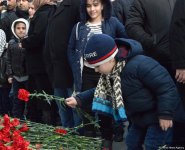 Azerbaycan 20 Ocak şehitlerinin hatırasını anıyor - Gallery Thumbnail