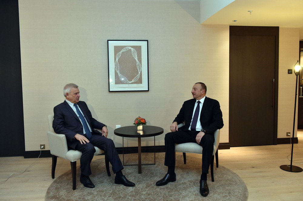 President Ilham Aliyev meets head of LUKOIL