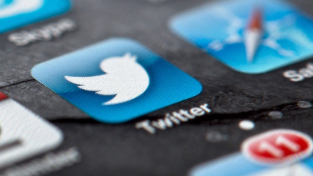 Twitter запретит рекламу государственных СМИ