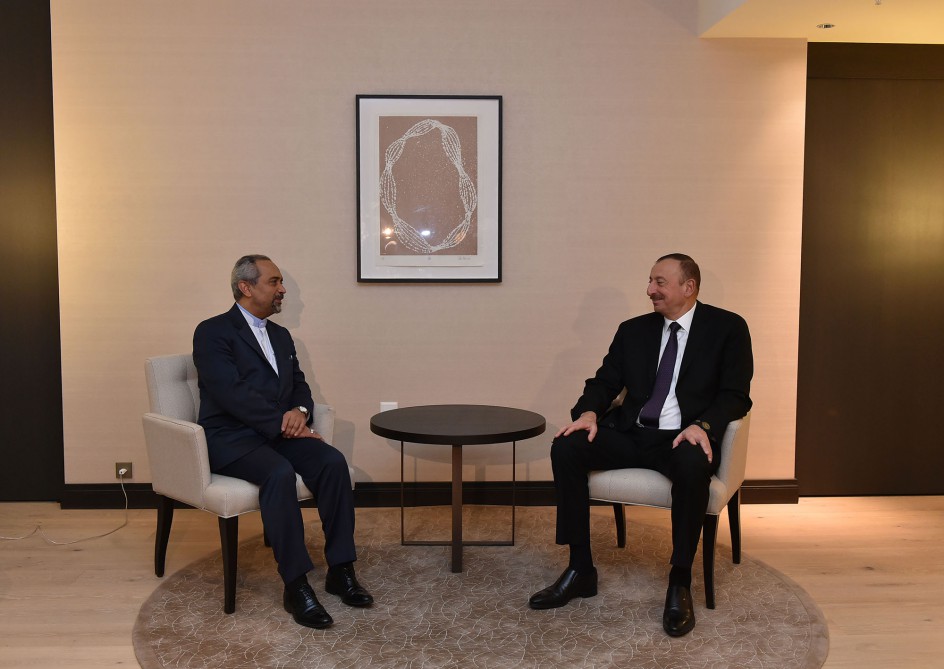 Prezident İlham Əliyev Davosda İran Prezidenti Administrasiyasının rəhbəri ilə görüşüb