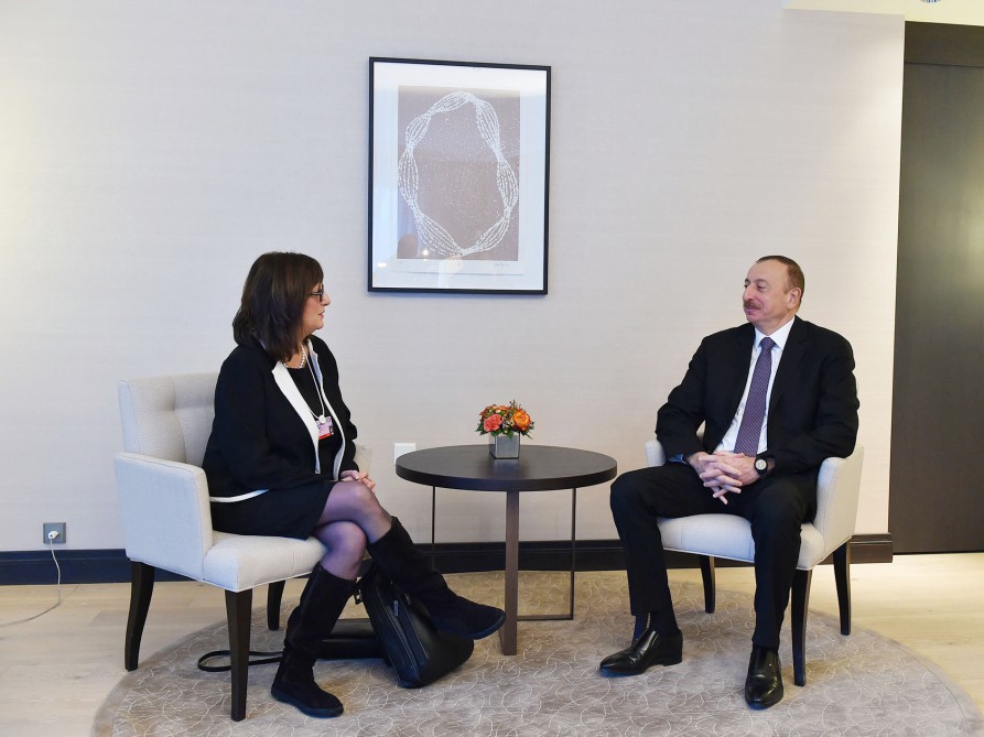 Ильхам Алиев встретился в Давосе с вице-президентом   Microsoft Corporation (ФОТО)