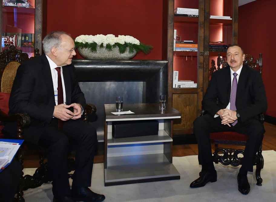 Azerbaijani president meets Swiss counterpart (PHOTO)