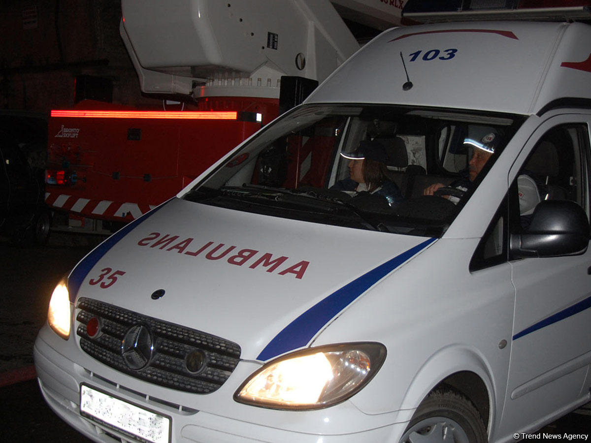 ДТП с участием автобуса в центре Баку: есть раненые