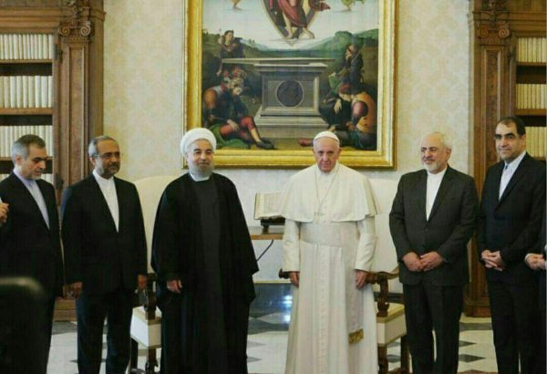 Hasan Ruhani, Vatikan'da Papa Francesco ile görüştü