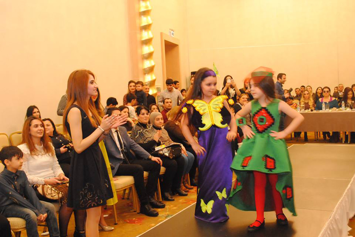 Национальные орнаменты на модном дефиле в Баку (ФОТО)