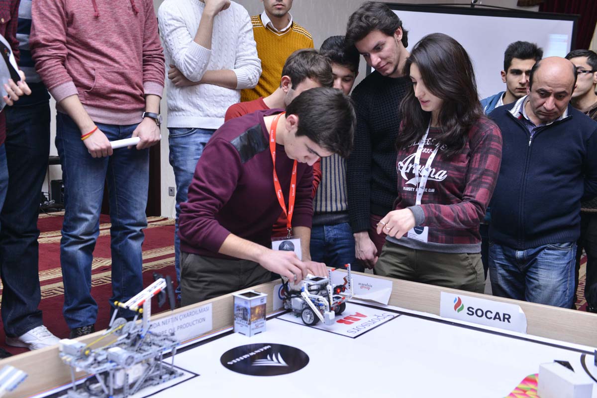 Bakı Alı Neft Məktəbində “Robototexnika” üzrə yarışma keçirildi (FOTO)