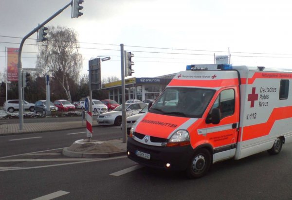Almaniyada turist avtobusu zibildaşıyanla toqquşdu - 1 ölü, 30 yaralı