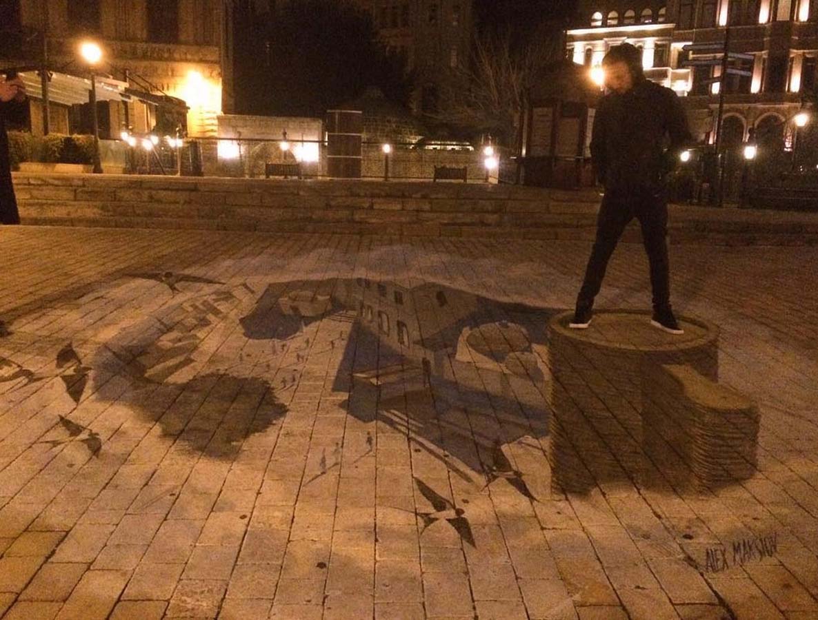 Солист группы "Пицца" совершил прогулку по Баку (ФОТО)