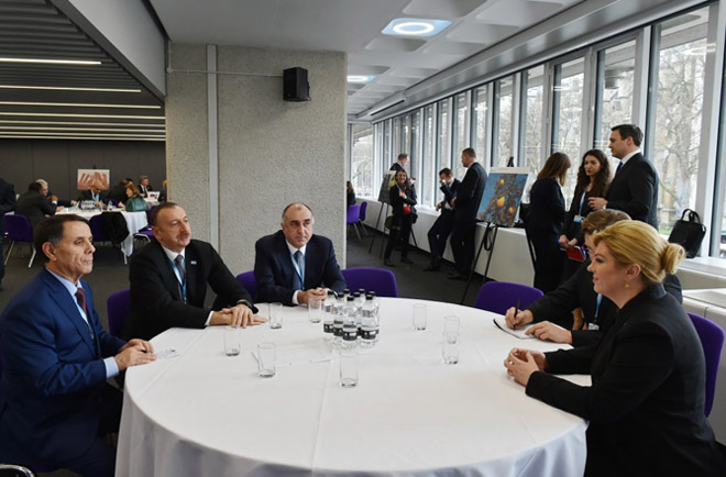 İlham Aliyev Londra'da Hırvatistan Cumhurbaşkanı ile bir araya geldi