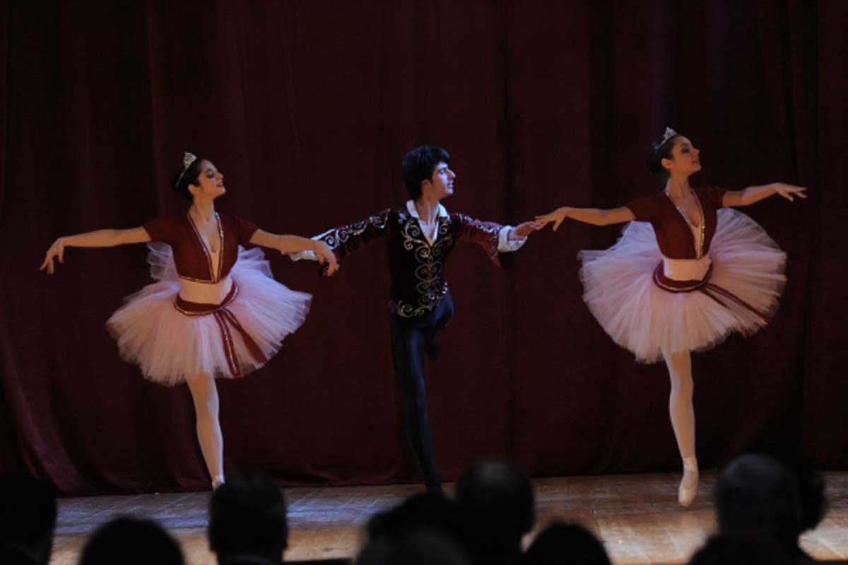 "Голос молодежи" в азербайджанских танцах (ФОТО)
