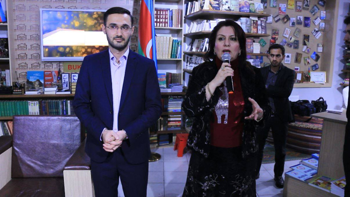 Азербайджанский писатель раскрыл секрет семейного счастья (ФОТО)