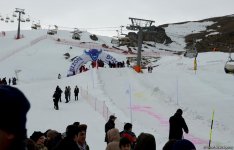 Экстремальные развлечения азербайджанской молодежи на склонах снежных гор (ФОТО)