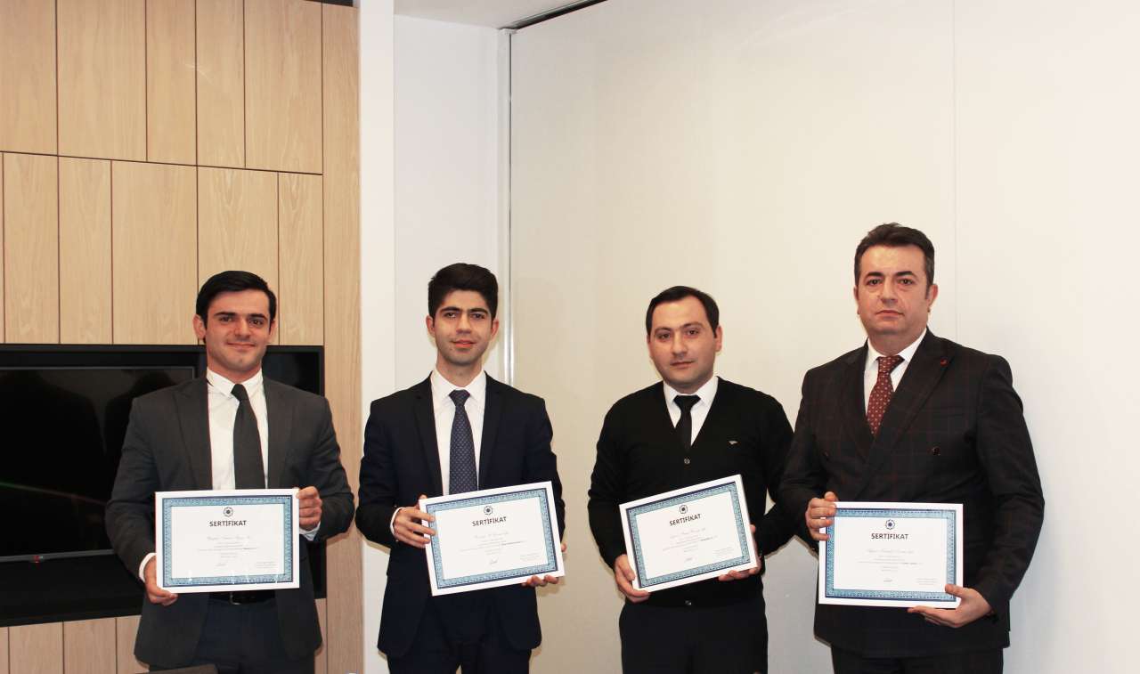 Azərbaycan Beynəlxalq Bankı əməkdaşlarını mükafatlandırdı