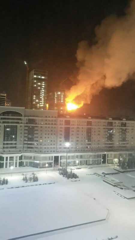 Пожар в комплексе "Абу-Даби Плаза" в Астане локализован (ФОТО, ВИДЕО)