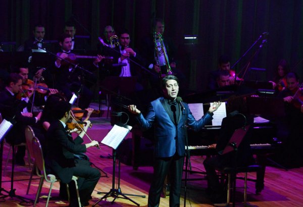 Emre Kınayın konsert proqramından unudulmaz anlar (FOTO)