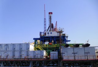 SOCAR drilling new well in Caspian Sea