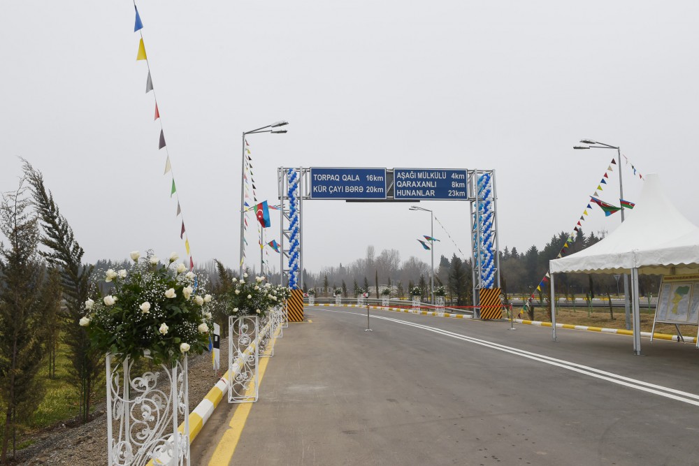 Президент Ильхам Алиев принял участие в открытии автодороги в Товузе (ФОТО)