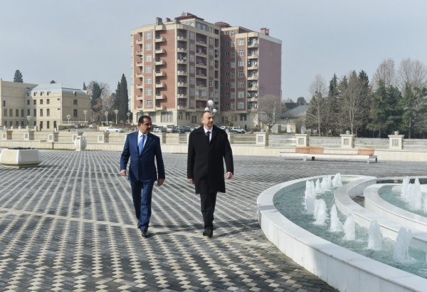 Prezident İlham Əliyev "Gəncəçay" park-bulvar kompleksi ilə tanış olub (FOTO)