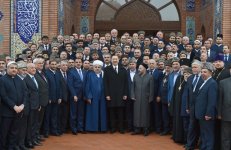 President Aliyev visits Imamzade religious complex in Ganja