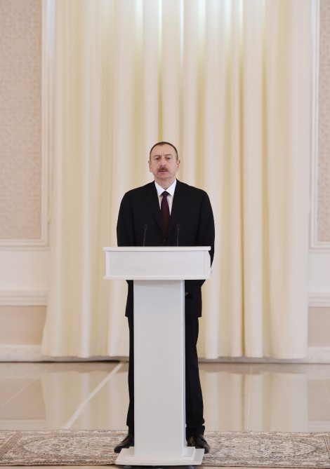 Президент Азербайджана ознакомился в Гяндже с условиями в религиозном комплексе «Имамзаде» после реконструкции