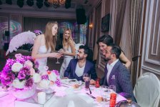 В Баку прошел звездный романтический вечер "Друзьям с любовью" (ФОТО)