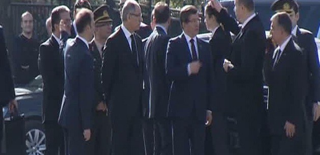 Başbakan Ahmet Davutoğlu Ankara'da patlama noktasında