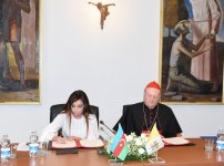 Azerbaijan`s first lady visits Pius-Clementine Museum in Vatican, signs agreement for restoration of St. Sebastian Sarcophagi