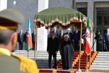 Prezident İlham Əliyevin Tehranda rəsmi qarşılanma mərasimi olub (FOTO)