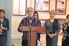 Ашраф Гейбат передал музею картину, посвященную Ходжалинской трагедии (ФОТО)