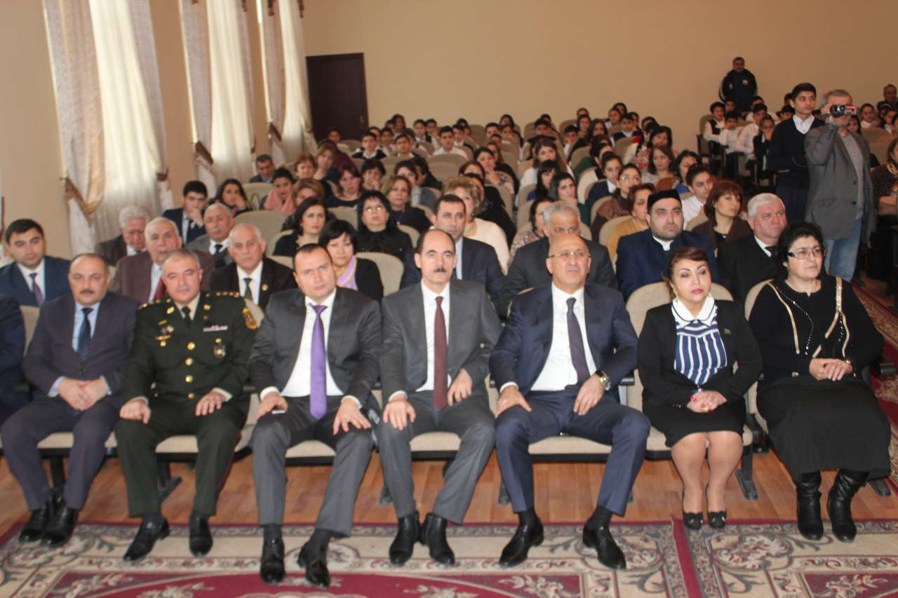 Бакинские школьники почтили память жертв Ходжалинской трагедии (ФОТО)