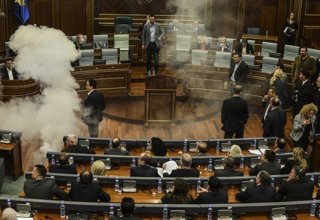 В парламенте Косово второй раз за день распылен слезоточивый газ