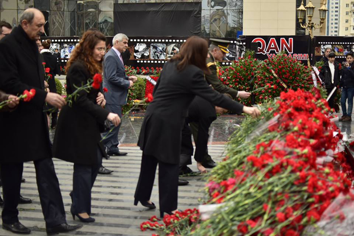 Türkiye Bakü Büyükelçiliği mensupları Hocalı Anıtı'nı ziyaret etti
