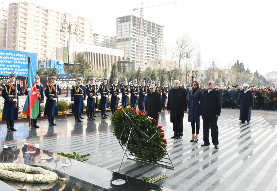 President Aliyev with spouse attend ceremony to commemorate Khojaly tragedy victims (PHOTO)