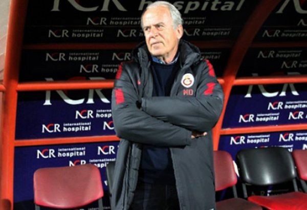 Mustafa Denizli Galatasaray'a veda etti