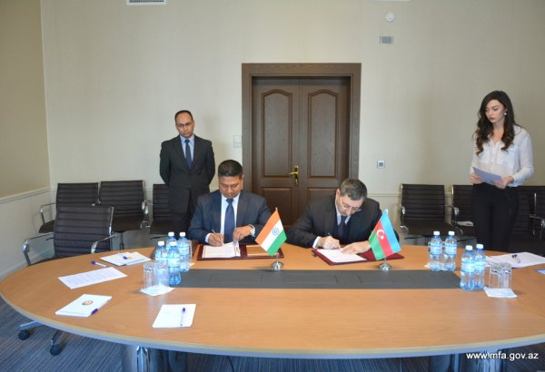 Azərbaycan və Hindistan protokol imzaladılar (FOTO)