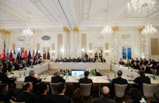 Президент Ильхам Алиев: Энергетическое сотрудничество должно быть освобождено от политического формата
