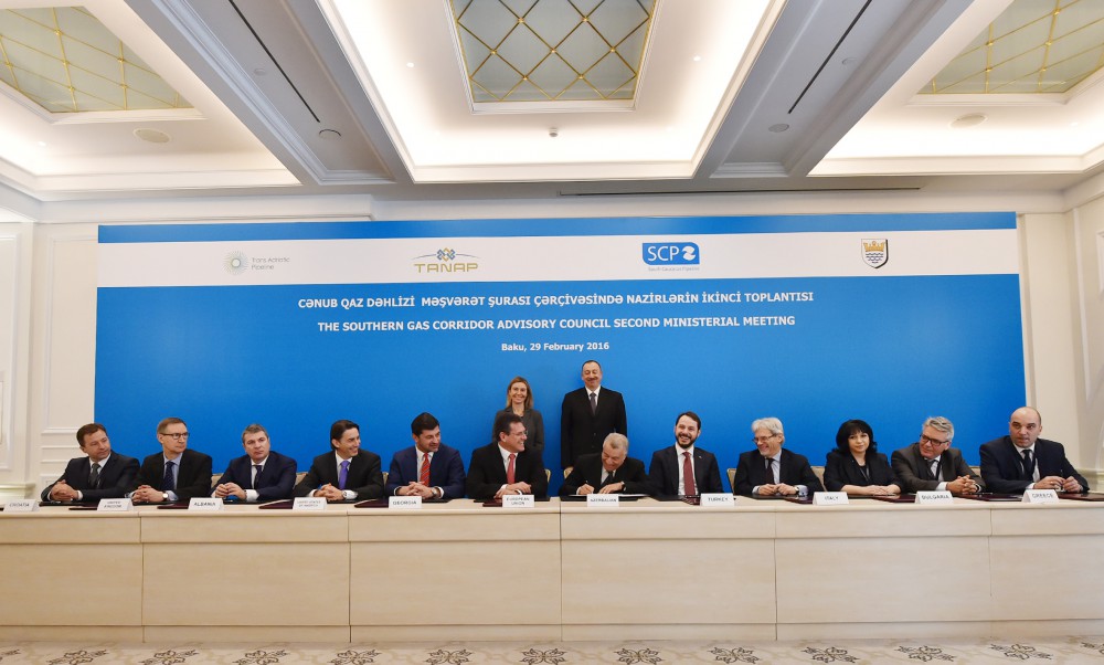 Президент Ильхам Алиев: Энергетическое сотрудничество должно быть освобождено от политического формата