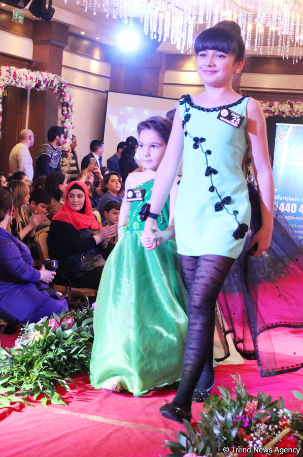 Начало весны в Баку отметили красочным модным дефиле (ФОТО)