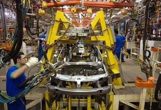 Iran relying on domestic car manufacturers to increase production by 2025