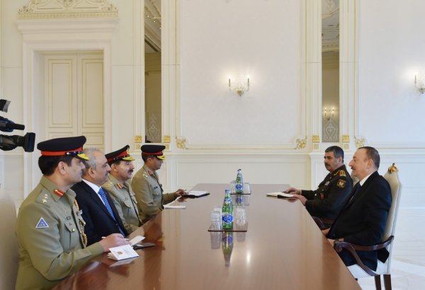 Президент Азербайджана принял делегацию во главе с председателем Объединенного комитета начальников штабов Пакистана