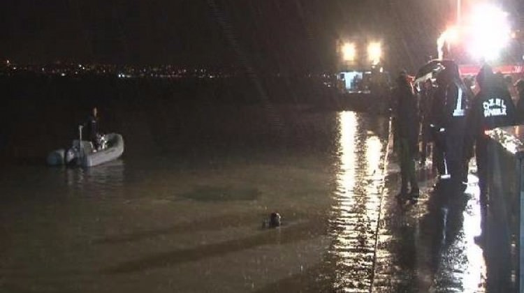 İstanbul'da otomobil denize düştü! 3 kişi kayıp