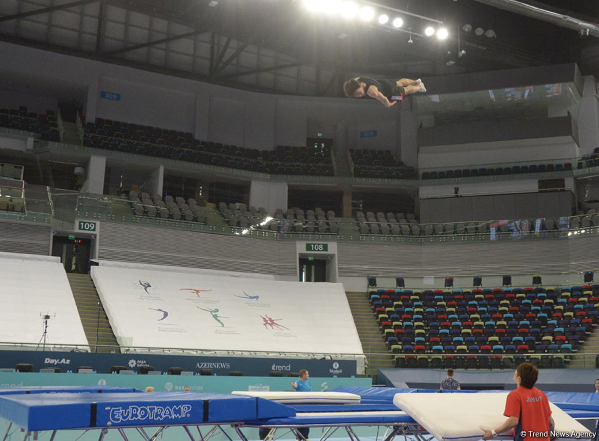 Podium training of FIG World Cup trampoline gymnasts starts in Baku (PHOTO)