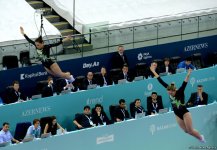 Азербайджанские гимнастки в финале синхронных выступлений на Кубке мира по прыжкам на батуте в Баку (ФОТО)