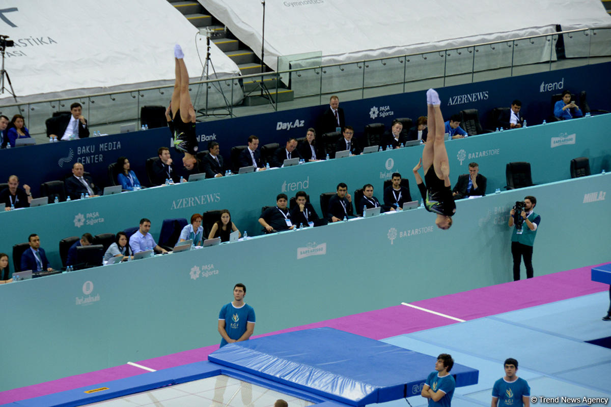 Азербайджанские гимнастки в финале синхронных выступлений на Кубке мира по прыжкам на батуте в Баку (ФОТО)