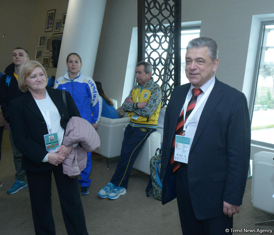 Ukrayna səfirliyinin birinci katibi Bakıda batut gimnastikası üzrə Dünya Kubokunda idmançılarla görüşüb (FOTO)