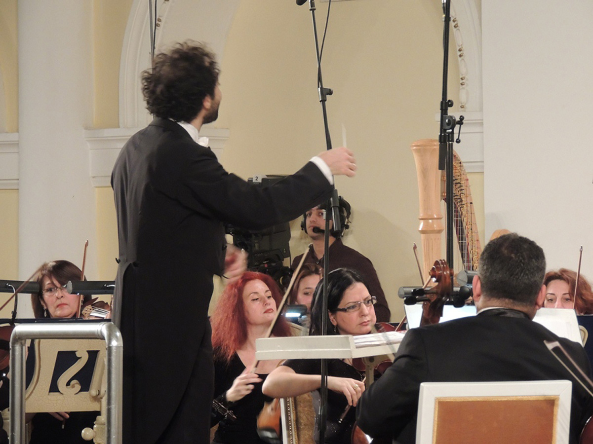 Фортепиано и виолончель: Легенда о любви в Баку