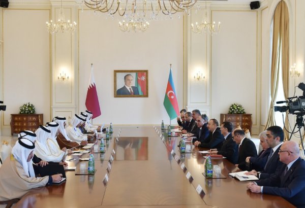 Азербайджан и Катар обладают энергоресурсами, и нужно вкладывать инвестиции в данную сферу - эмир