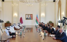 Azerbaijani president, emir of Qatar hold expanded meeting